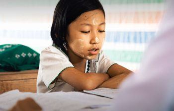 chinese-student-reading-writing